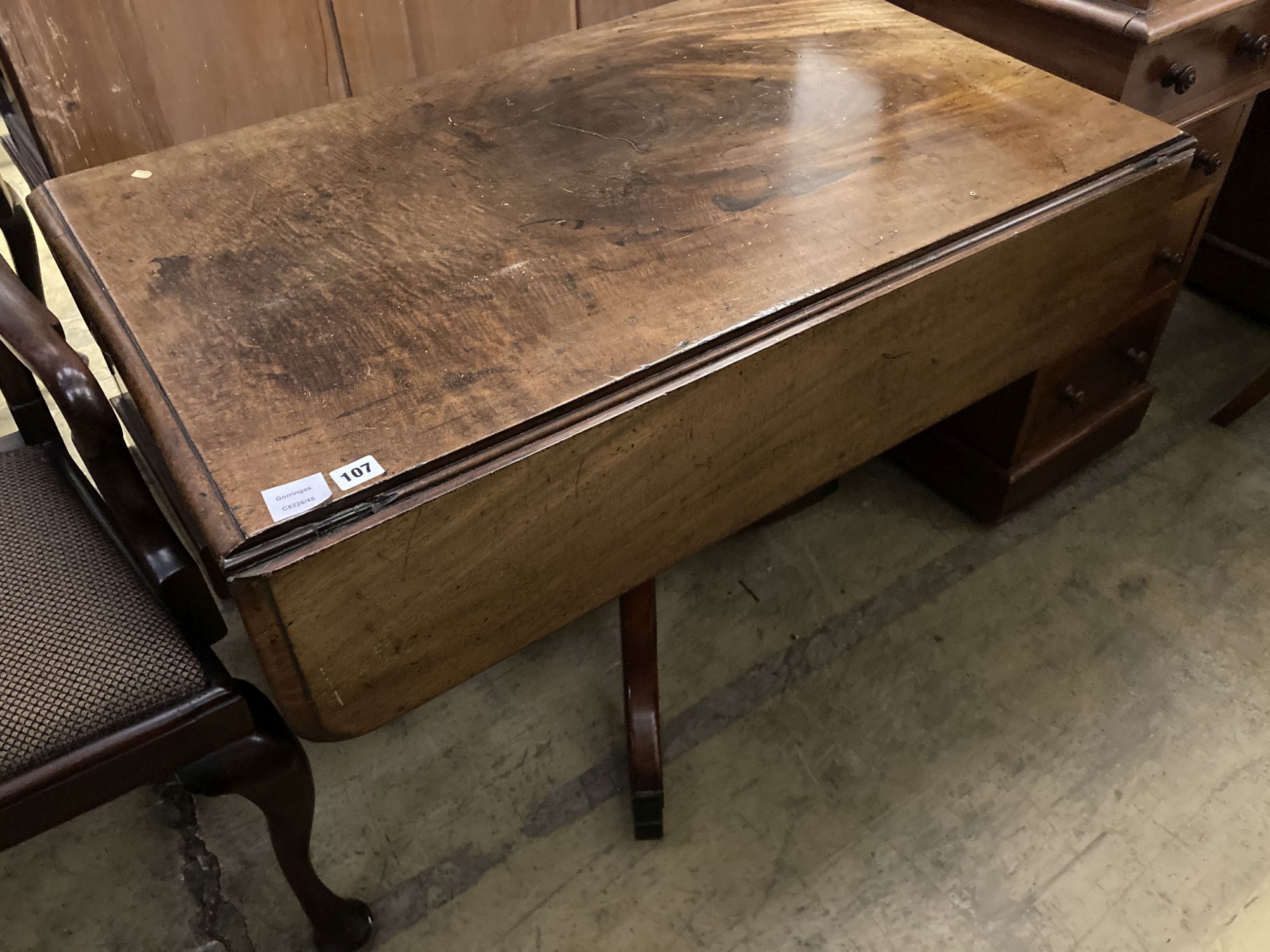 A Regency mahogany Pembroke breakfast table, width 100cm, depth 60cm, height 69cm